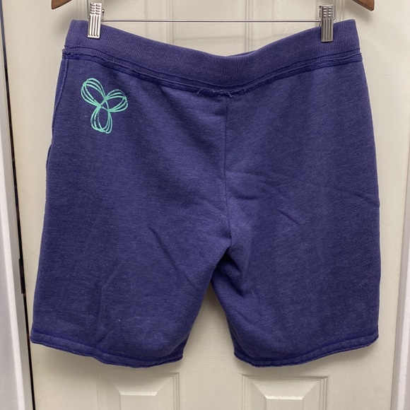 Aritzia TNA sweat shorts size L - Picture 2 of 11